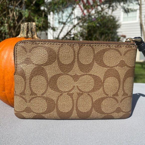 Coach Wallet ❌SOLD 🎁 - Picture 2 of 4